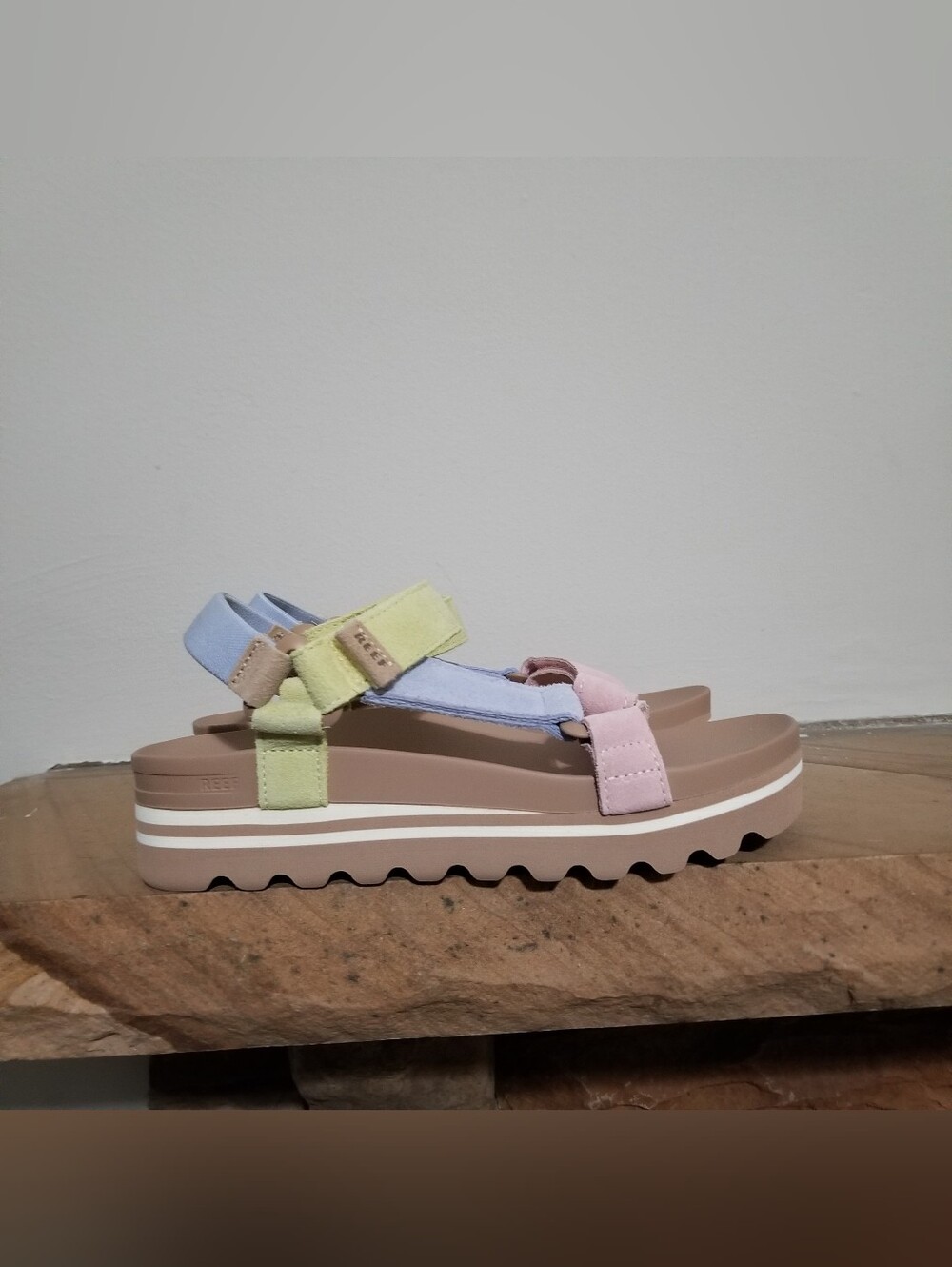 NEW! REEF Platform Sport Sandals in Pastel Mult sz 7 NWT - Picture 7 of 7